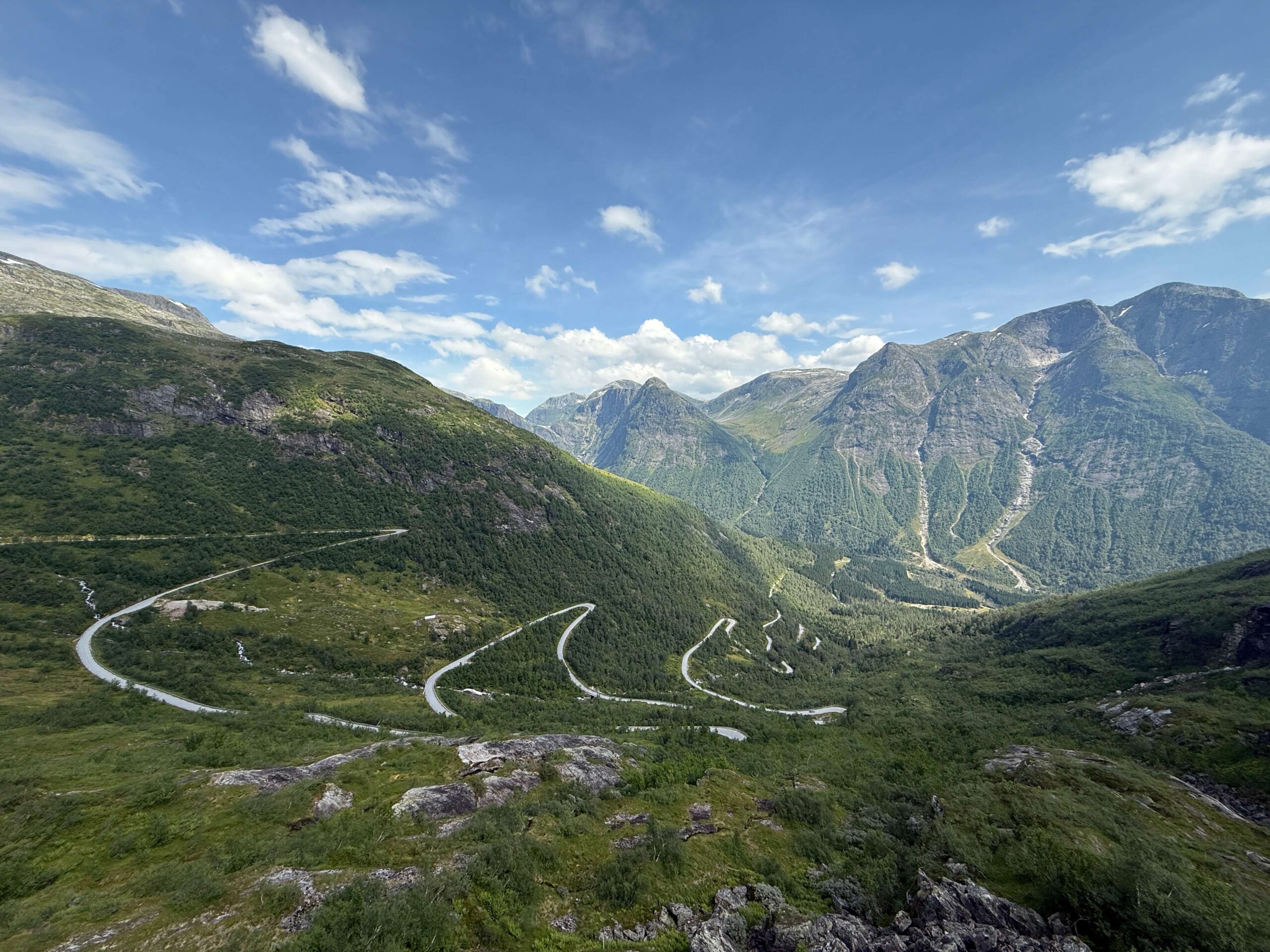 This image is showcasing a valley in Mel.